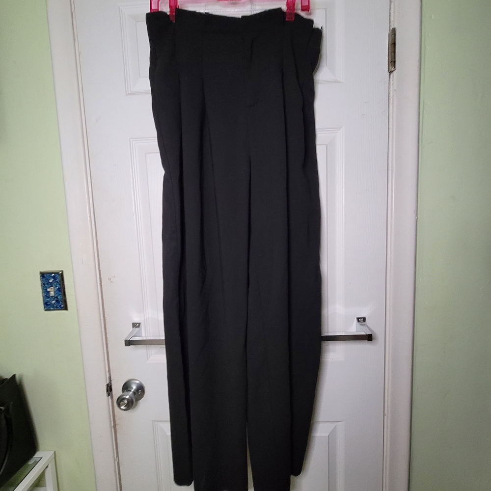 Black pleated pants